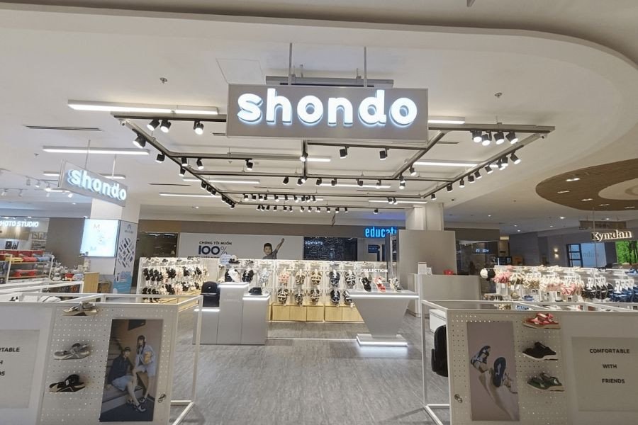 SHONDO - Cửa hàng giày thể thao nam TPHCM với phong cách trẻ trung