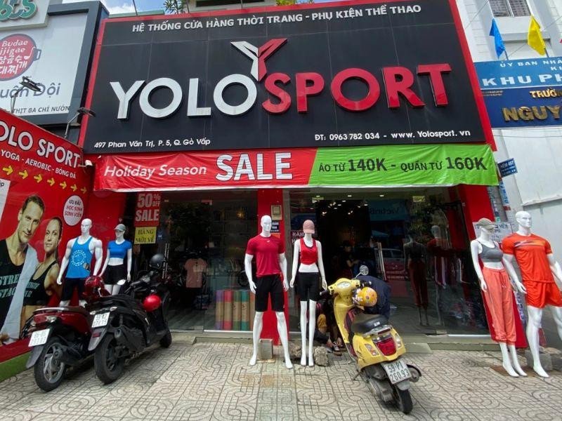 Shop đồ thể thao Yolo Sport đa dạng giày và trang phục tập luyện