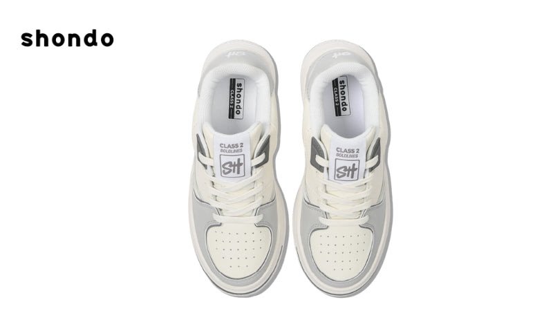 Siết chặt dây giày giúp cố định giày chắc chắn hơn