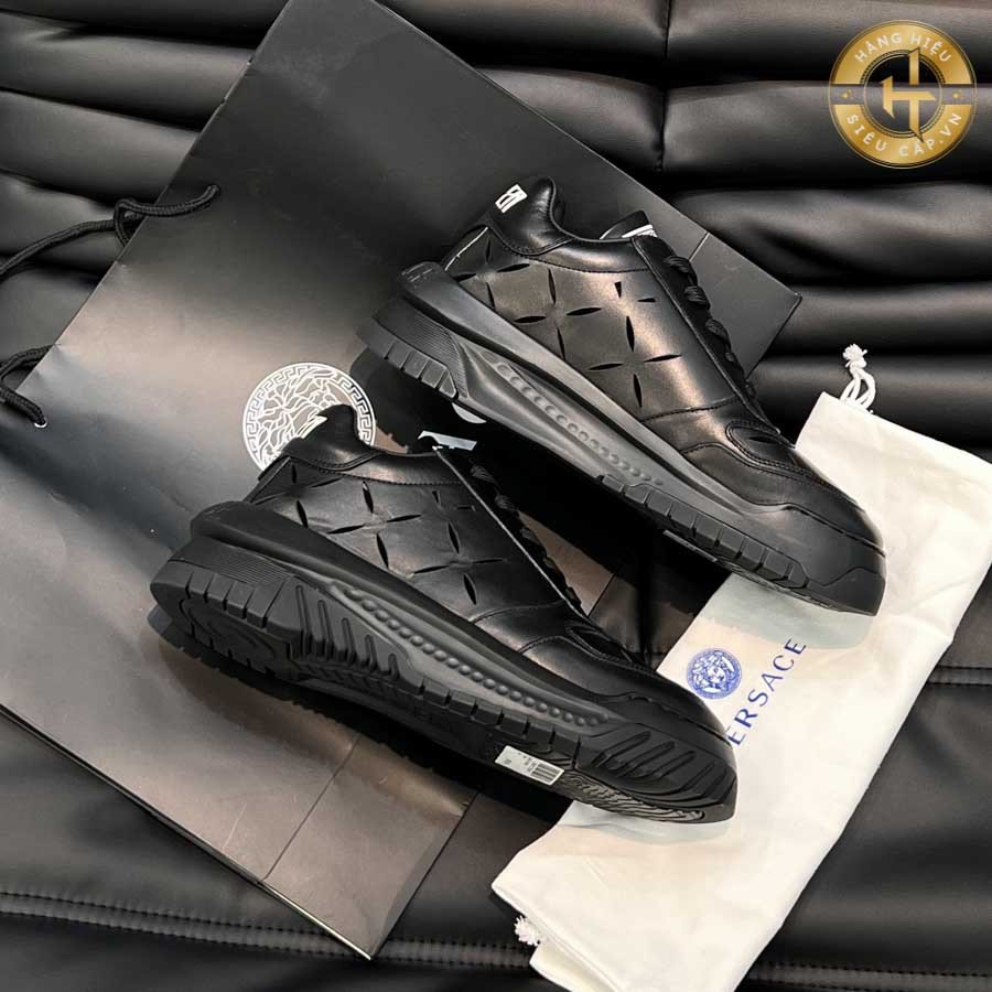 Sự đẳng cấp của giày thể thao Versace nữ xứng đáng với giá trị đầu tư