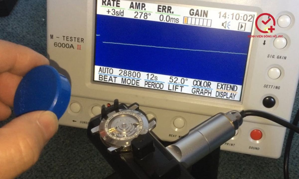 Sử dụng máy Timegrapher để xác định chính xác đồng hồ cơ 1 ngày lệch bao nhiêu giây