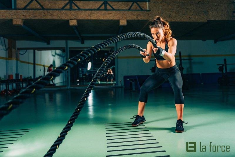 Tập gym nên mang giày gì
