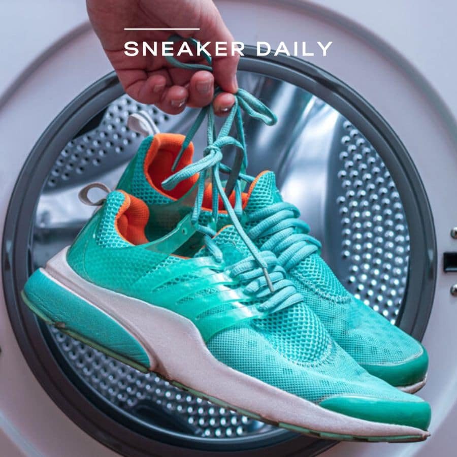 Tẩy ố đế giày là một trong những dịch vụ vệ sinh giày sneaker hà nội phổ biến