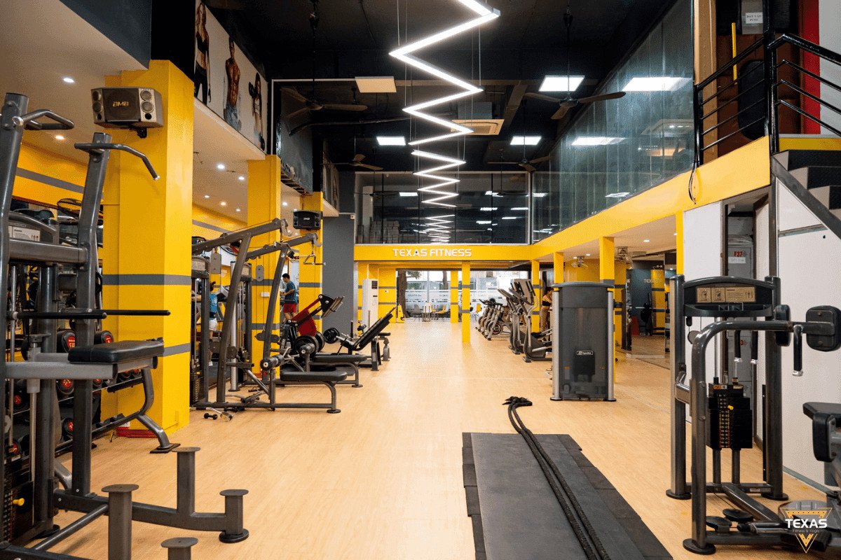 Texas Fitness &amp; Yoga Cầu Giấy với không gian tập luyện tiện nghi