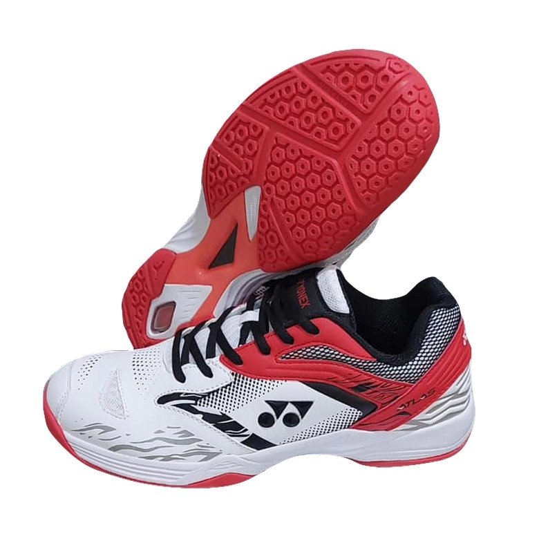 Thân giày cầu lông Yonex Atlas màu đỏ với chất liệu da PU và lưới thoáng khí