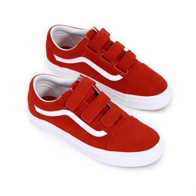 Thanh niên trẻ trung mang giày thể thao quai dán nam Vans đỏ trắng cá tính