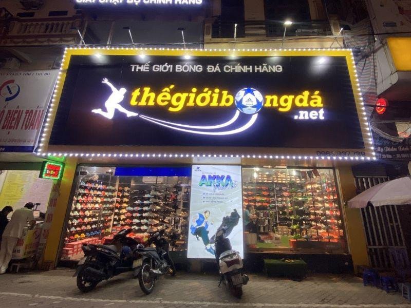 Thegioibongda sở hữu đa dạng mẫu mã và kiểu dáng giày đá bóng