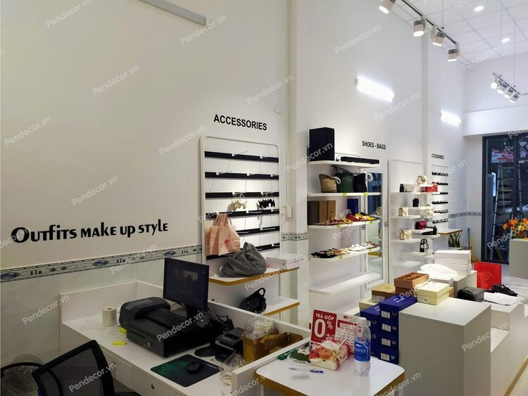 Thi công shop giày với nội thất gỗ hiện đại