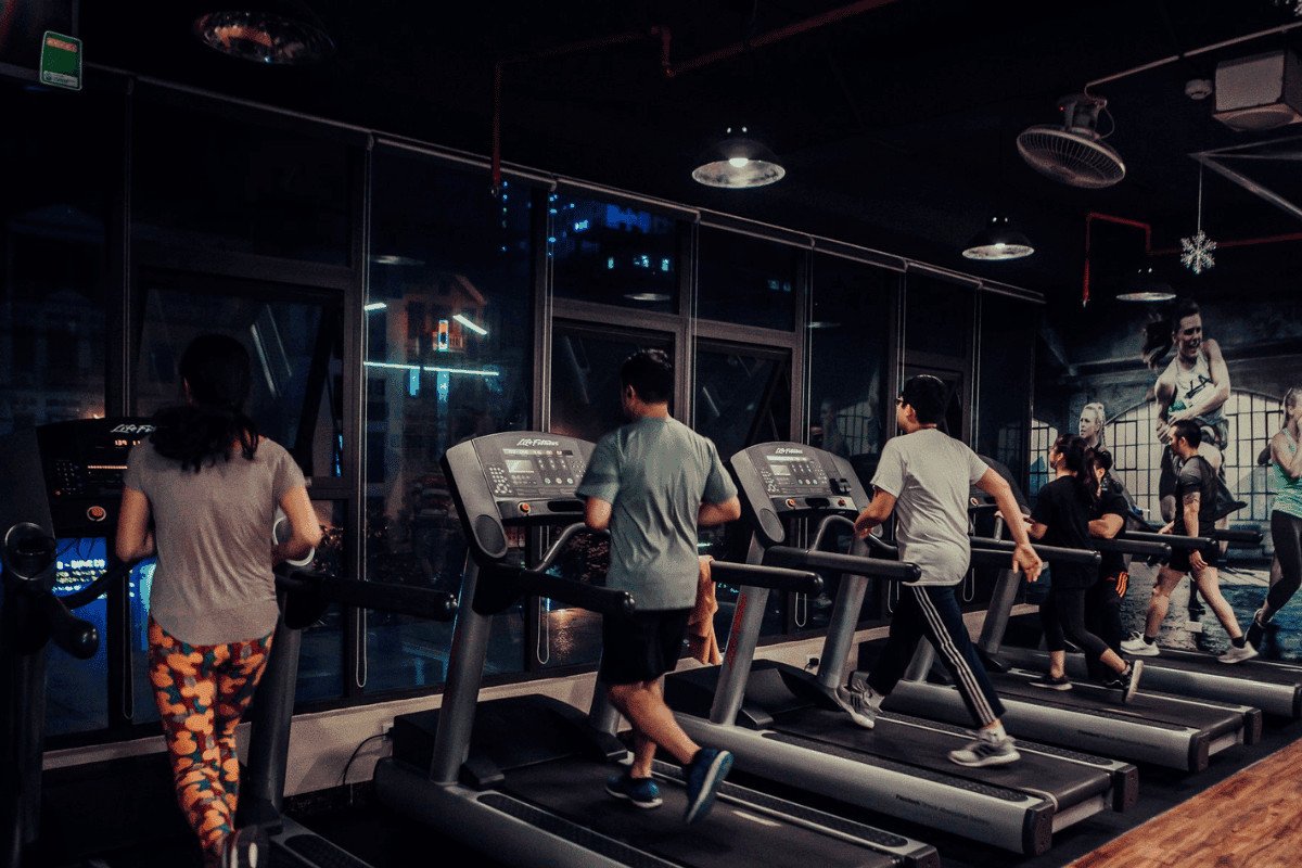 Thiết bị tập luyện hiện đại tại Fuel Fitness Cầu Giấy