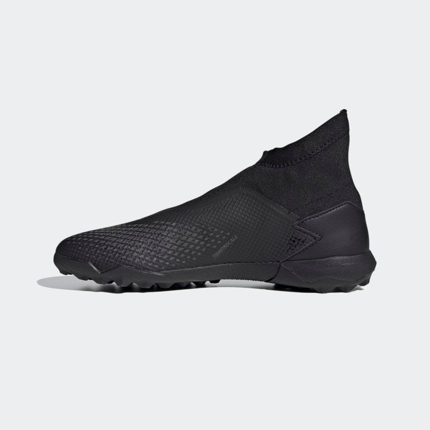 Thiết kế bề mặt tối giản của giày bóng đá không dây Adidas Predator 20.3 Dark Motion