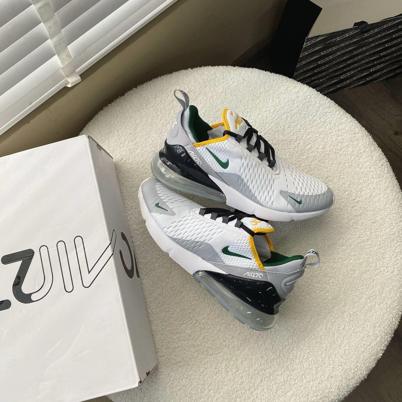 Thiết kế giày sneaker đế cao nam Nike Air Max 270 White Green đẹp mắt và độc đáo