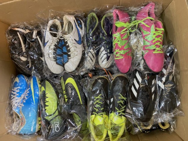 Thùng giày bóng đá 2hand chất lượng cao được nhập khẩu về TP.HCM