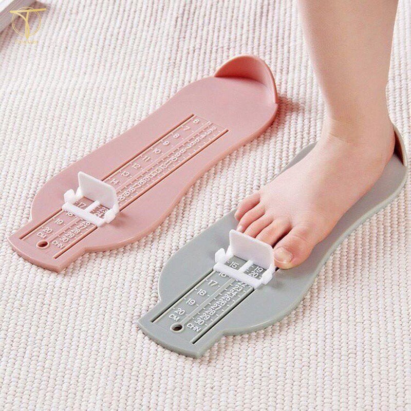 Thước đo chân chuyên dụng cho trẻ em giúp xác định size giày