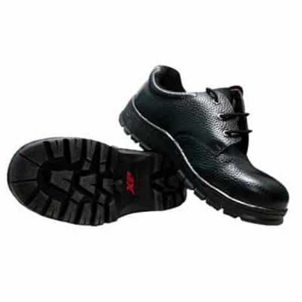 Thương hiệu giày bảo hộ XP với đế đỏ nổi bật