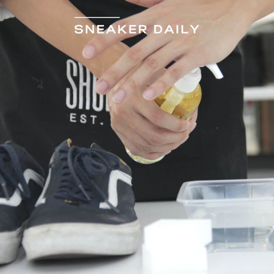 Tiệm giặt giày sneaker Hà Nội uy tín với không gian chuyên nghiệp