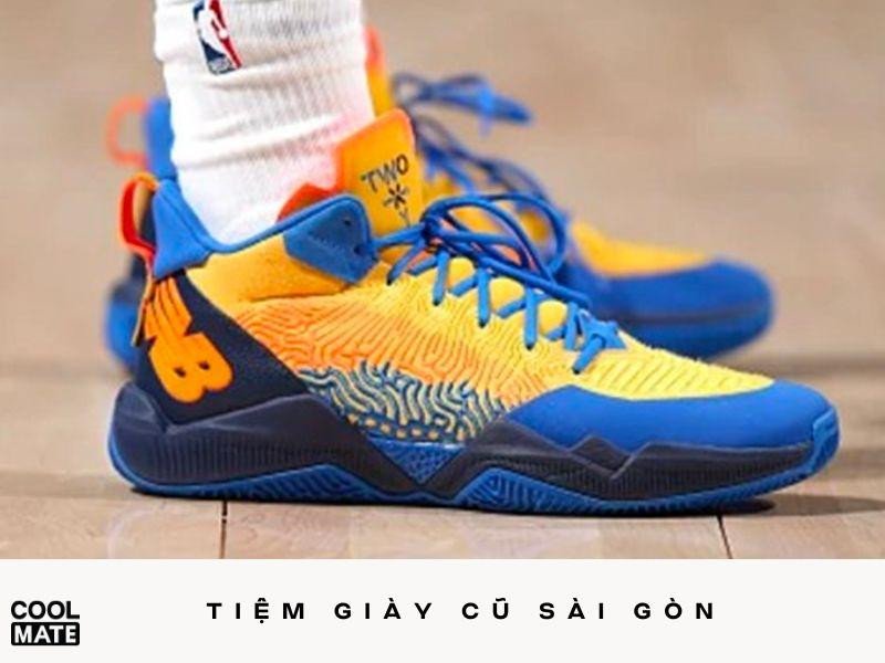 Tiệm Giày Cũ Sài Gòn cung cấp giày bóng rổ đã qua sử dụng với mức giá cạnh tranh ở TPHCM