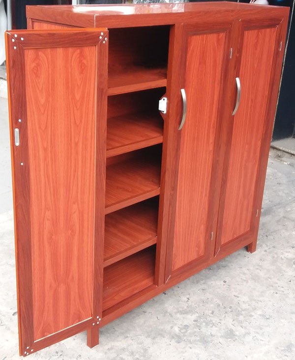 Tủ giày nhôm kính giả gỗ với thiết kế nhiều ngăn tiện lợi