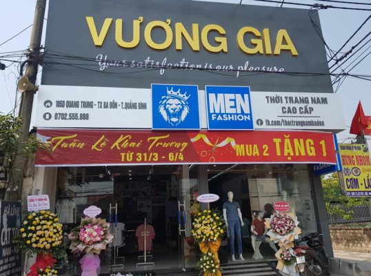 Vương Gia Ba Đồn với đa dạng giày thể thao và phong cách trẻ