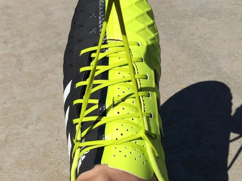 Xỏ dây giày đá bóng Ladder Lacing